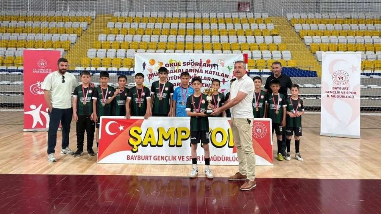 Bayburt'ta futsal şampiyonu Gökçedere Şehit Samet Akdeniz İHO oldu