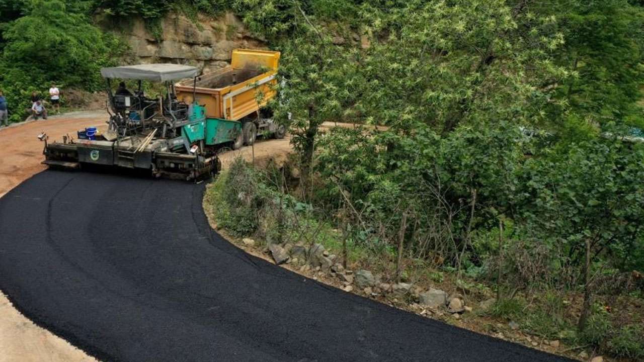 Ordu Çatalpınar'da yılların bekleyişi sona erdi! Yol sıcak asfaltla buluştu