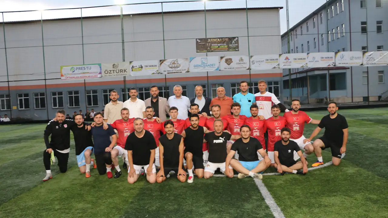 Of'ta "Bizim Uşaklar Futbol Şenliği 2026" başladı