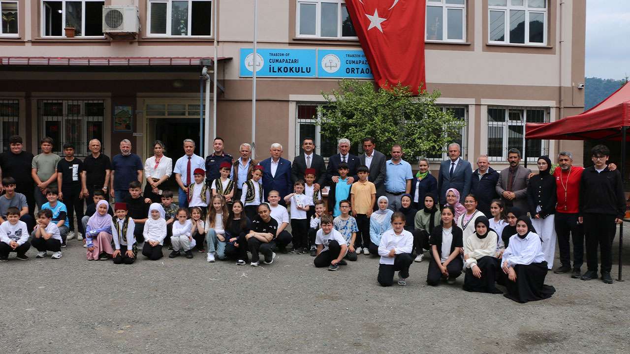 Of'ta öğrenciler yıl sonu şenliğinde buluştu
