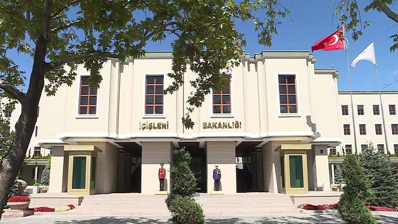 İçişleri Bakanlığı duyurdu: İki belediye başkanı görevden uzaklaştırıldı