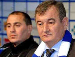 Futbol üzerine hem öğretmen...