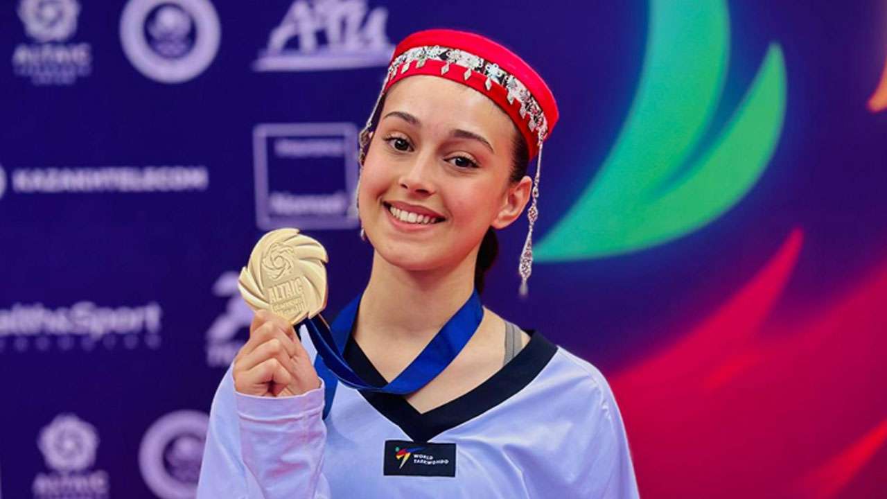 Trabzonlu Aybike Kazakistan'da altın madalya kazandı