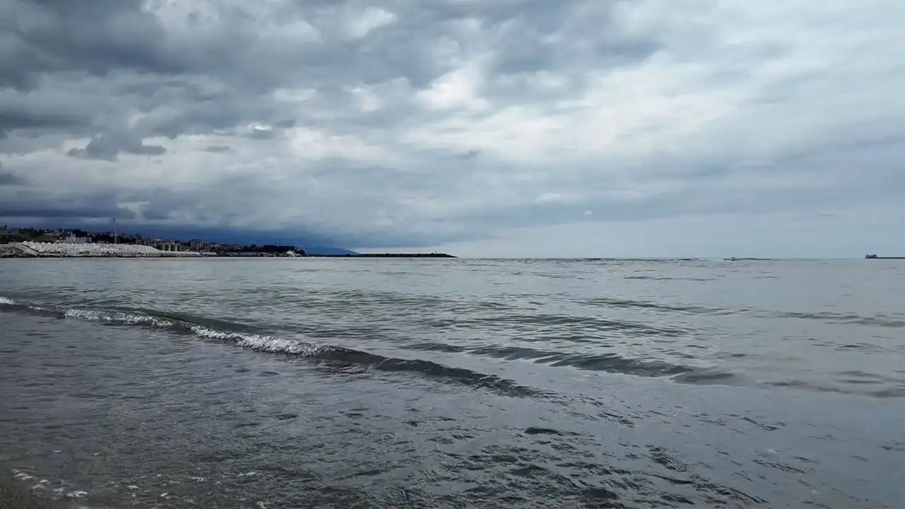 Trabzon’da denize girenlere kritik uyarı! Rip akıntısında panik ölüm getirebilir