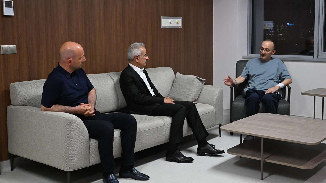 Bakan Uraloğlu'ndan Başkan Çelenk'e geçmiş olsun ziyareti