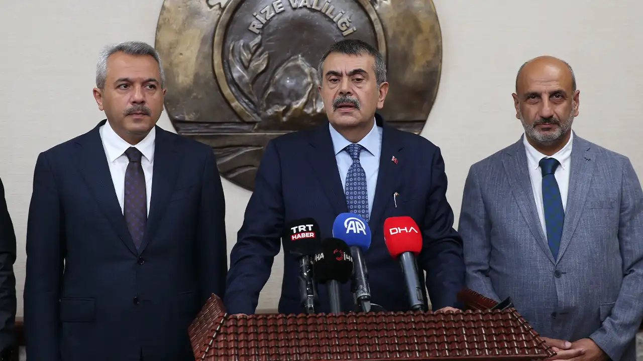 Bakan Tekin Rize'de eğitimdeki değişimi rakamlarla anlattı