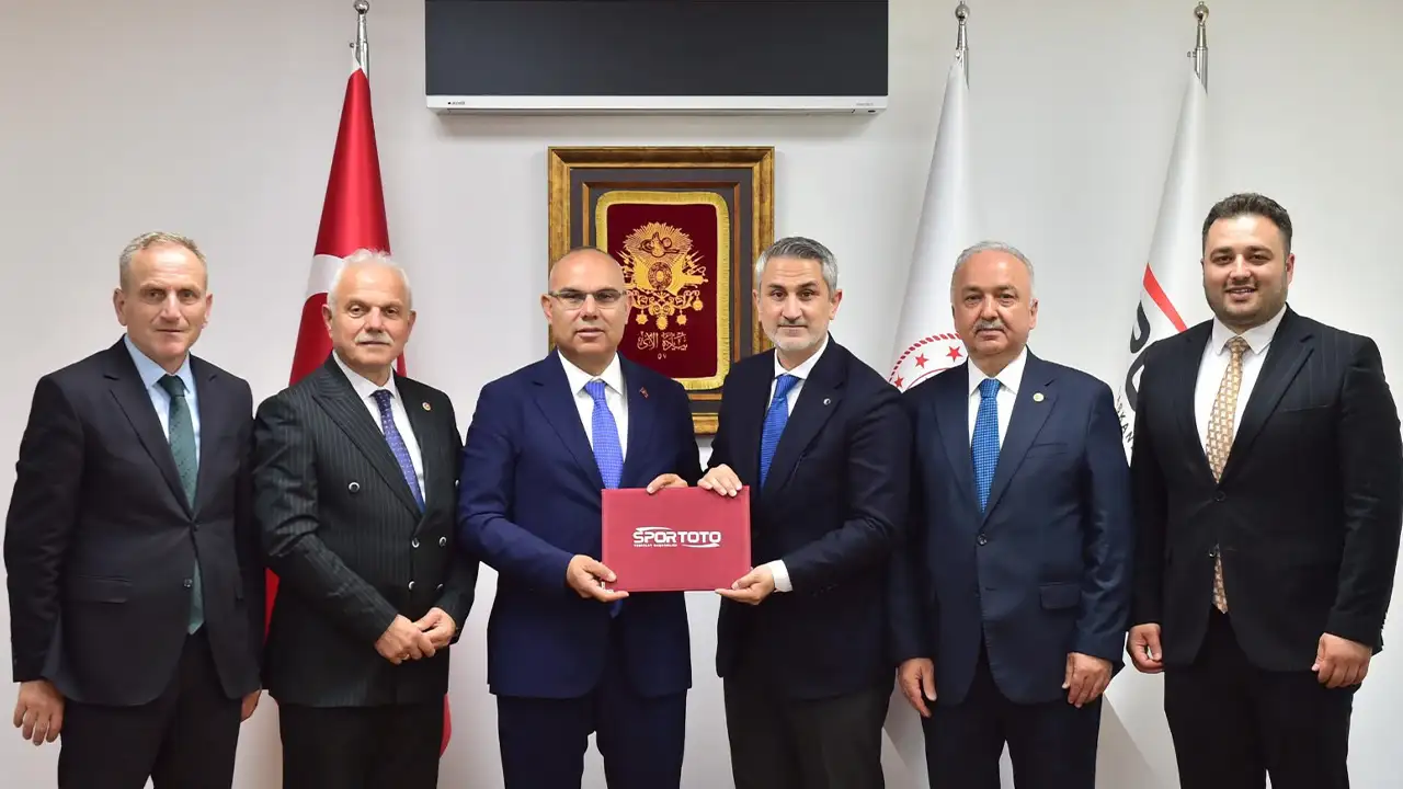 Giresun'da gençlere yönelik iki yeni proje için imzalar atıldı