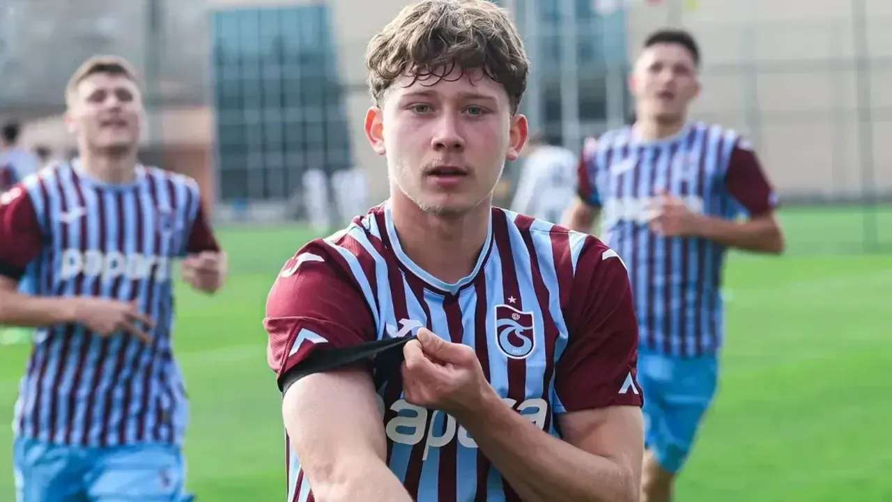 Trabzonspor'da ayrılık: Genç oyuncu takıma veda etti