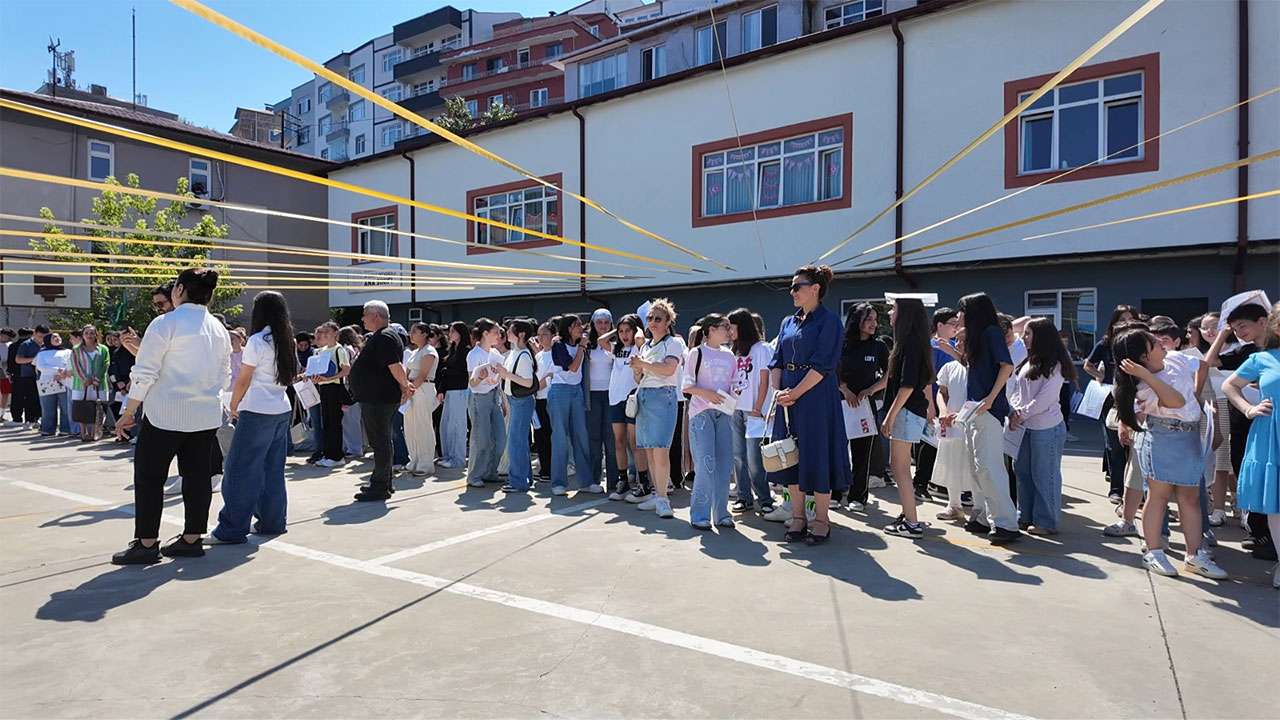 Trabzon’da 138 bin öğrenci karne heyecanı yaşadı