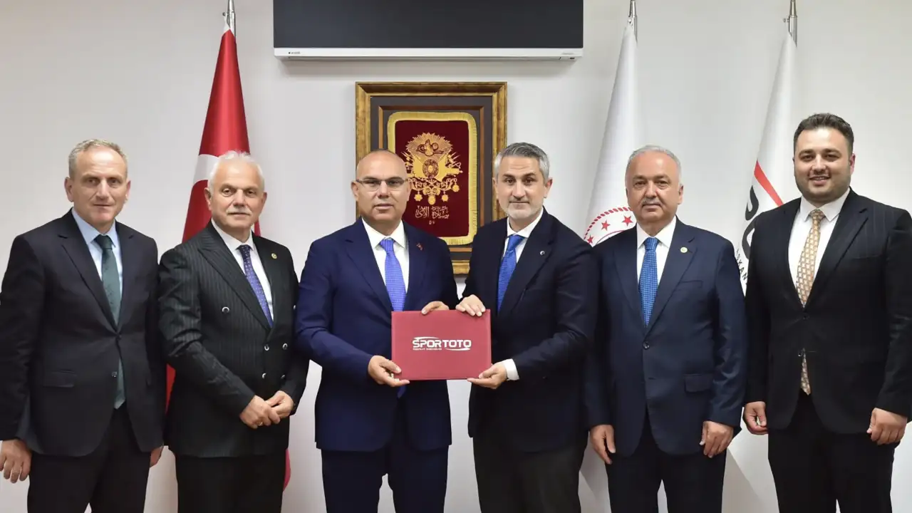 Giresun'da gençlere iki dev yatırım! Protokoller imzalandı