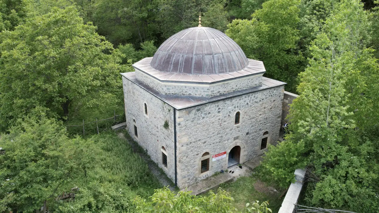 Gümüşhane'de tarihi Küçük Cami 112 yıl sonra yeniden ibadete açıldı