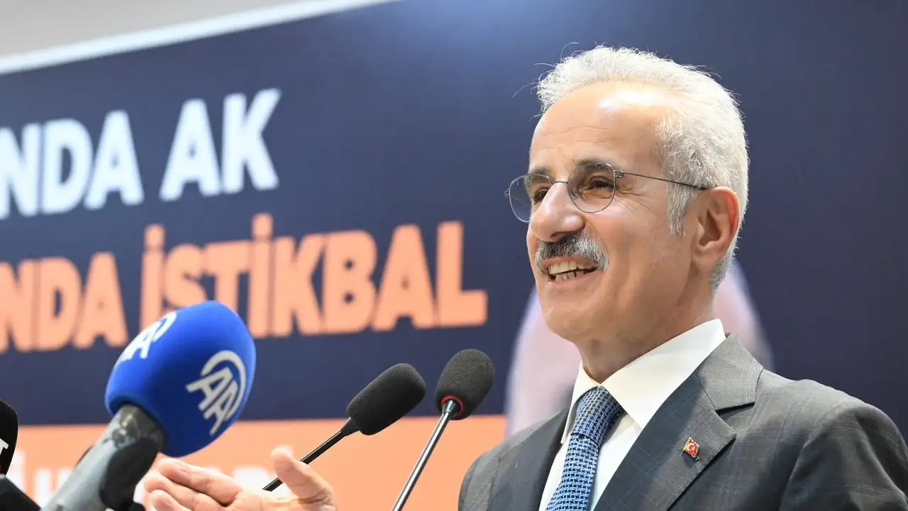 Bakan Uraloğlu duyurdu: "15 gemimiz emniyetle Hürmüz'den ayrıldı"