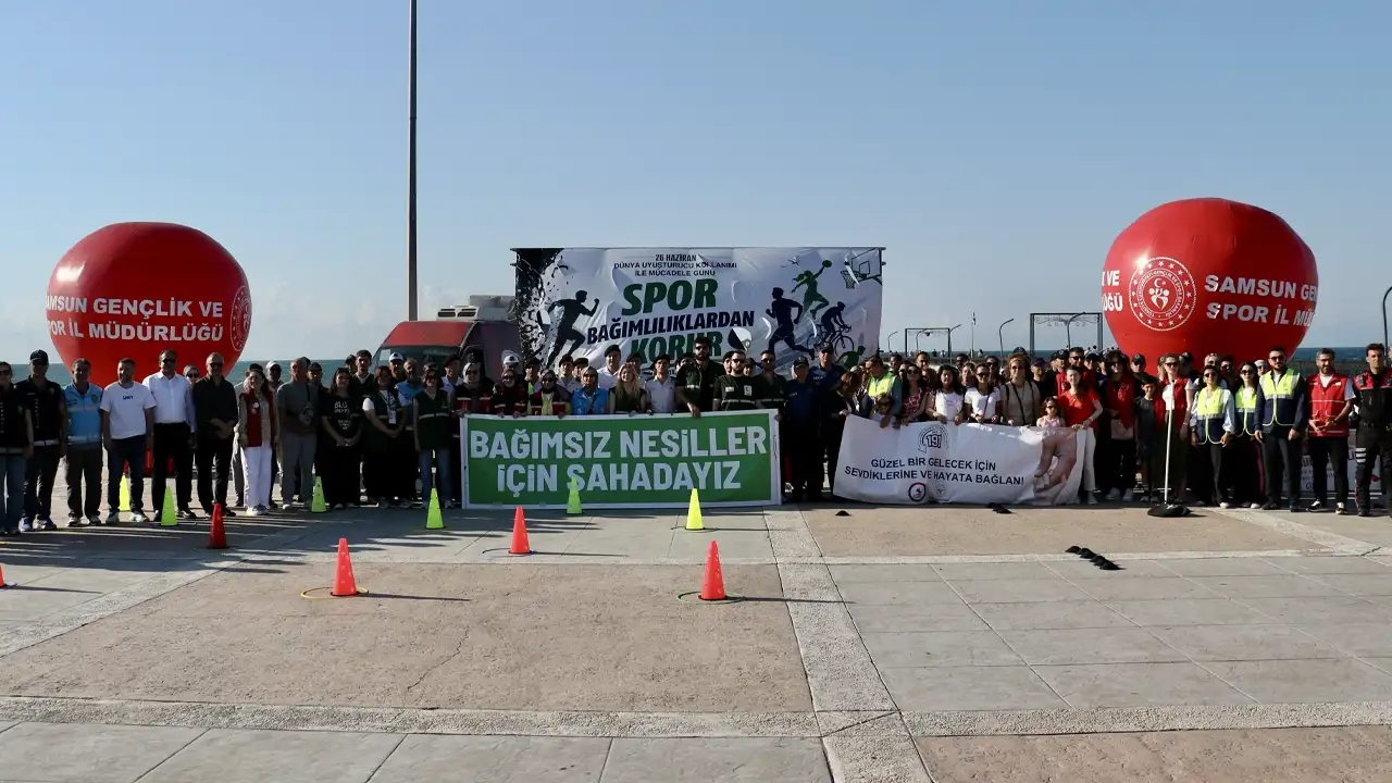 Samsun'da Yeşilay tarafından bağımlılığa karşı farkındalık yürüyüşü gerçekleştirildi
