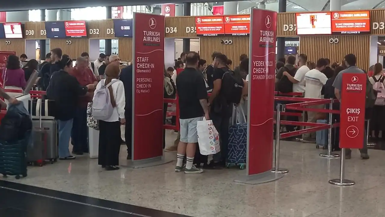 Yaz tatilinin adresi Trabzon! Havalimanında yoğunluk