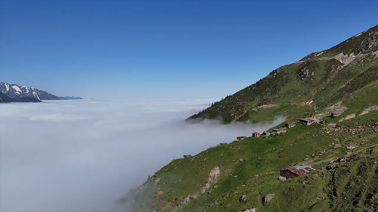 Rize yaylalarında oluşan sis denizi hayran bıraktı
