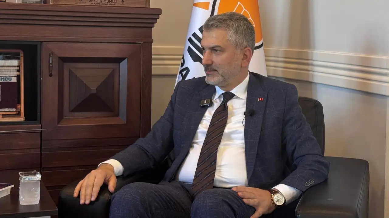 Sezgin Mumcu'dan Ahmet Kaya açıklaması: "Değer katacaksa tabiki destekleriz"