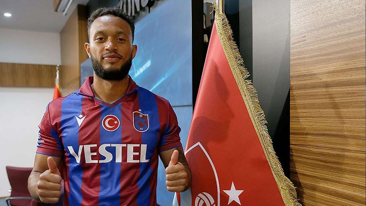 Trabzonspor'un eski yıldızı Türkiye'ye geri döndü: Sözleşme imzaladı