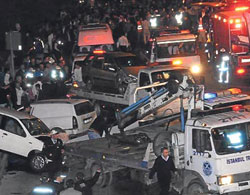 16 araç trafikte birbirine girdi