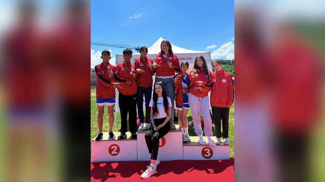 Aşkaleli sporcular Ordu'da Türkiye Yarı Finalleri biletini aldı
