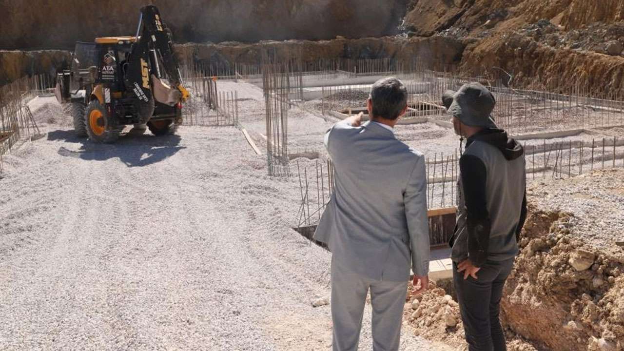 Bayburt'ta iki yeni okulun inşaatı sürüyor