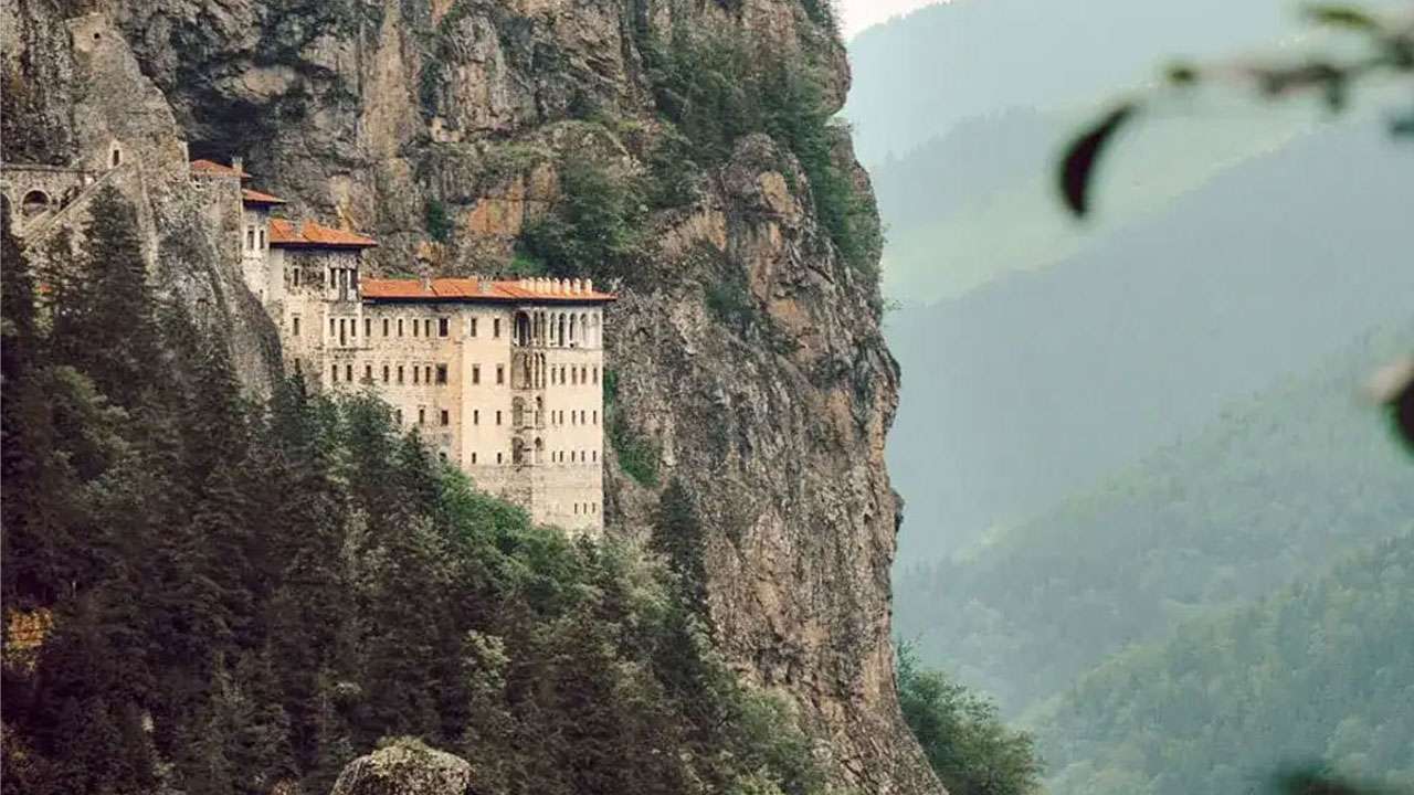 Trabzon'un turizm hedefi büyüdü! 2053'te 11,7 milyon turist, 13,9 milyar dolar gelir