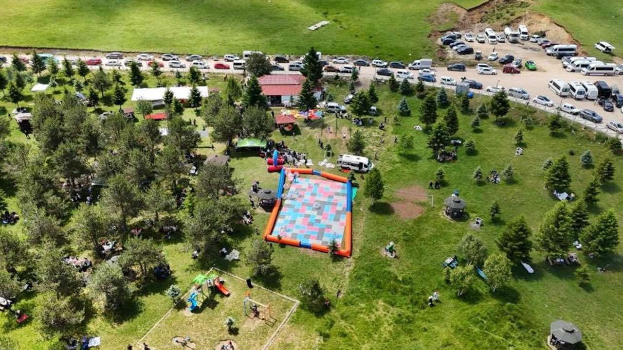Ordu’da eğitimciler Perşembe Yaylası'nda buluştu! 2 bin kişi piknikte bir araya geldi