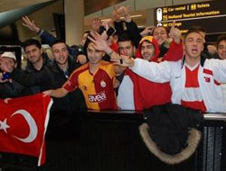 A Millilere coşkulu karşılama