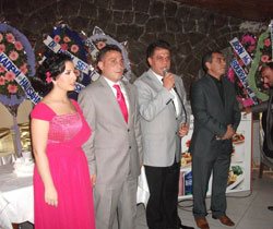 Başkan gençlerin yüzüklerini taktı