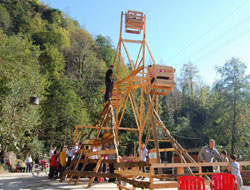 157 yıllık tahta dönme dolap