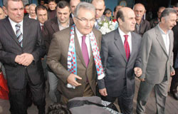 Dedikodu Başbakan'a yakışmıyor