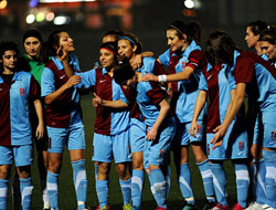 TS Bayan futbol takımı farklı galip