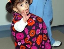 İkizini KARNINDA taşıyor!