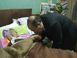 Başkan Gümrükçüoğlu’ndan vefa