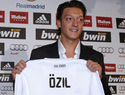 Özil FİFA yılın 11'i arasında