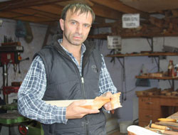 Babadan oğula kemençe ustası