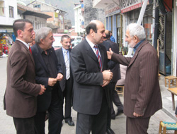 'Halkın çıkarı için iktidara talibiz'