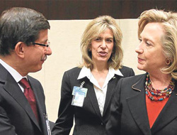 Clinton Türkiye'den özür diledi