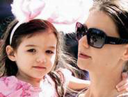 4 yaşında kredi kartı var