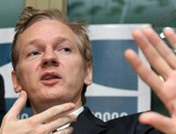 Wikileaks'ın fişi çekildi