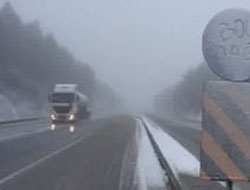 Bolu Dağı'nda kar etkili oluyor