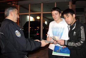 Buldukları parayı polise verdiler