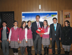 Başkan öğrencilere röportaj verdi