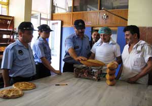 Rize de ekmeği küçülttü