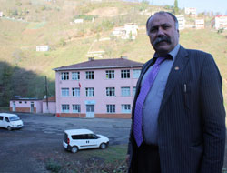 Bu köyün her şeyi muhtarı!