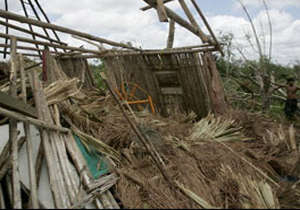 Şiddetli rüzgar can aldı