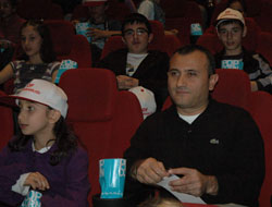 Of'ta 212 yetim çocuk eğlendirildi