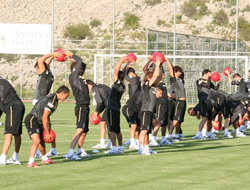 TS'de yabancılar rötar yaptı