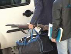 Domuz diye arkadaşını vurdu