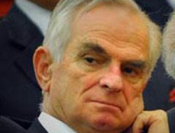 Önder Sav'a son darbe