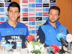 Giray ve Ceyhun basının karşısında